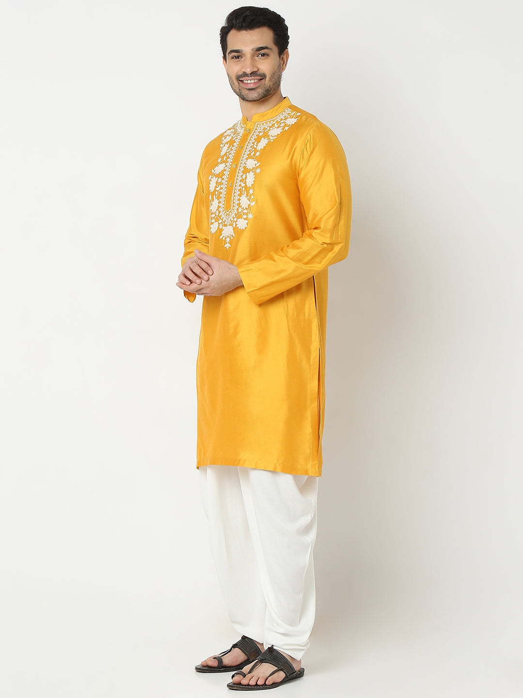 Regular Fit Embroidered Kurta