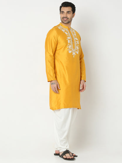 Regular Fit Embroidered Kurta