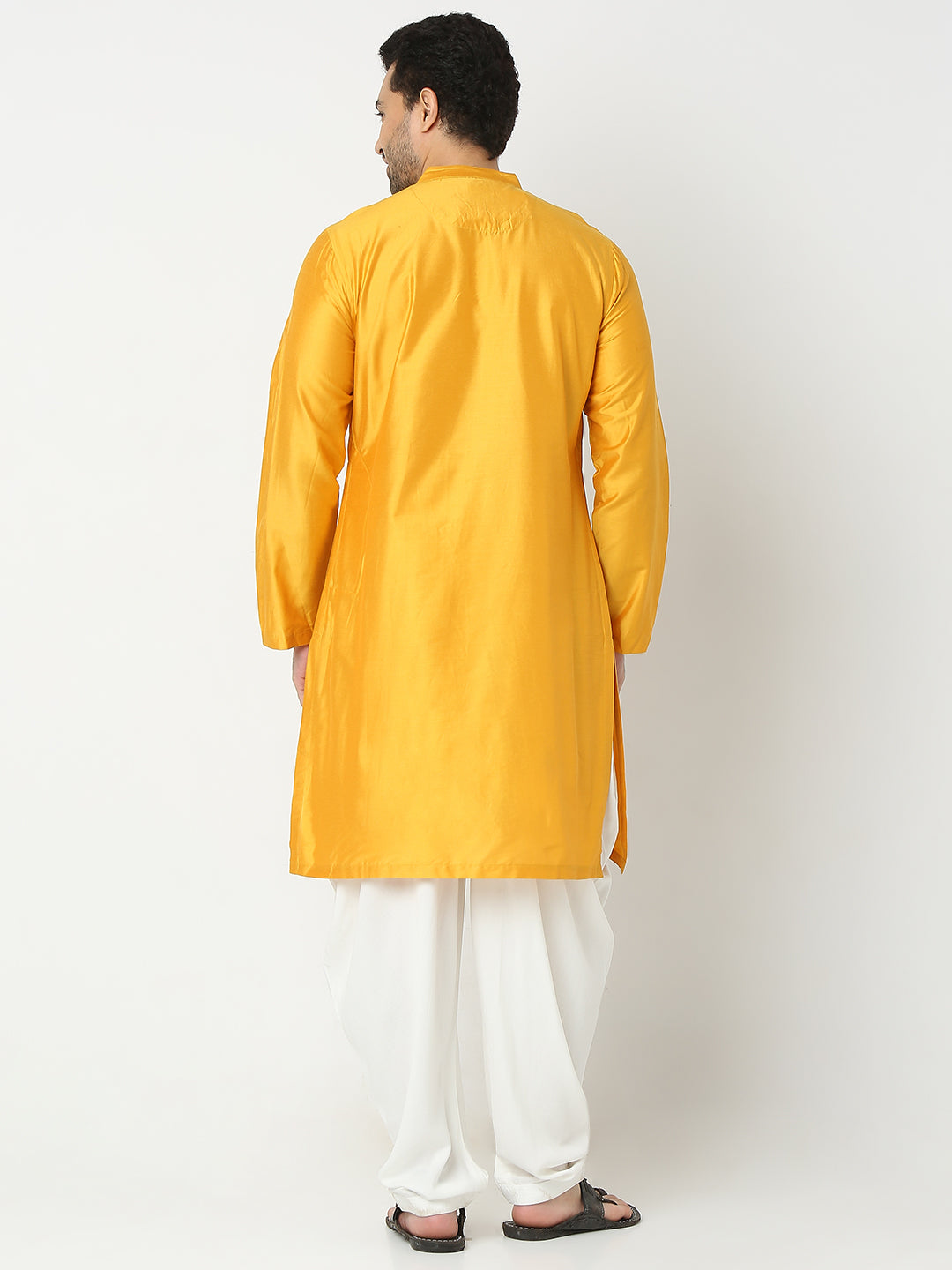 Regular Fit Embroidered Kurta