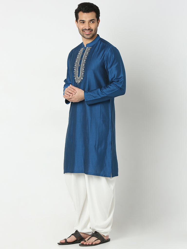 Regular Fit Embroidered Kurta