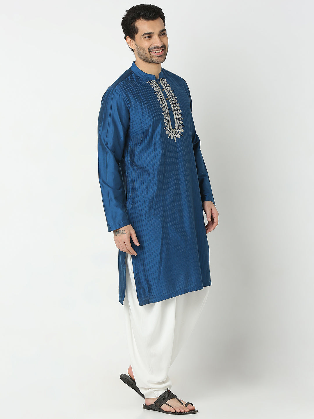 Regular Fit Embroidered Kurta