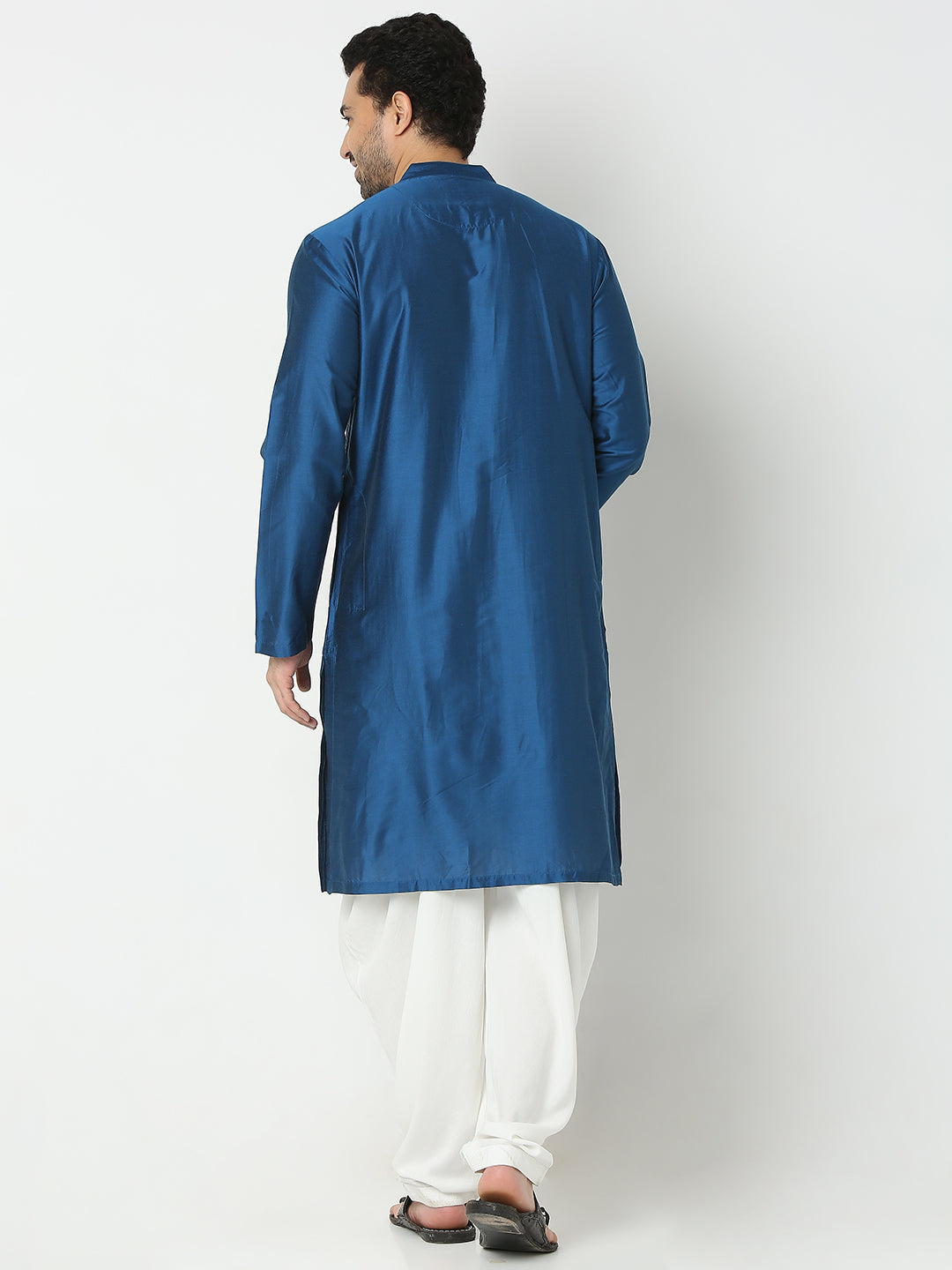 Regular Fit Embroidered Kurta