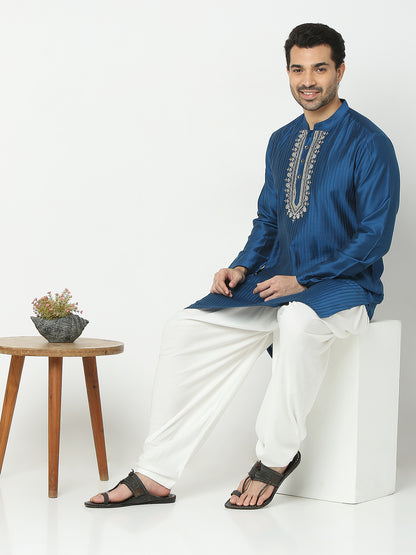 Regular Fit Embroidered Kurta