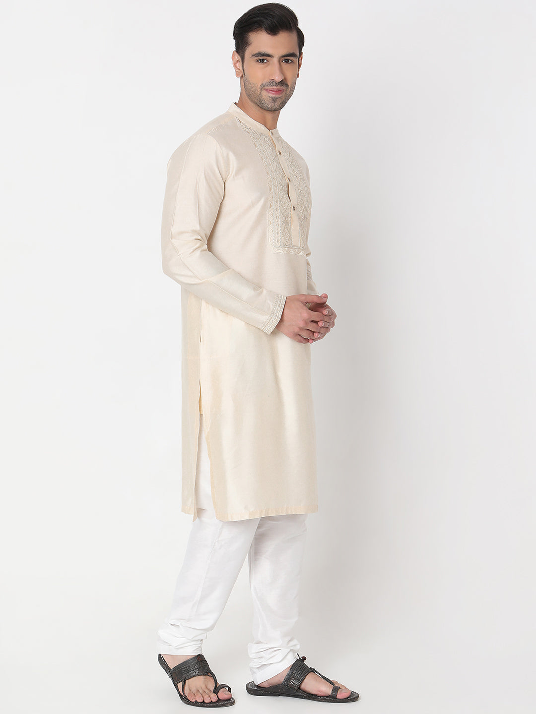 Regular Fit Embroidered Kurta