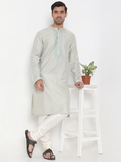 Regular Fit Embroidered Kurta
