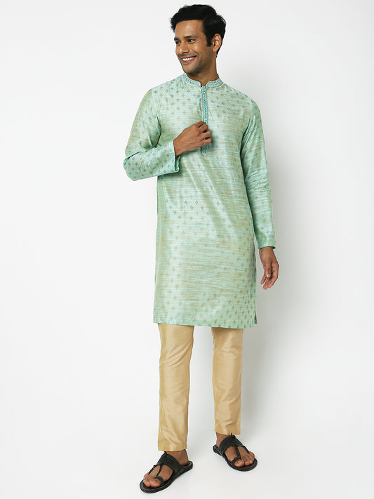 Regular Fit Embroidered Kurta