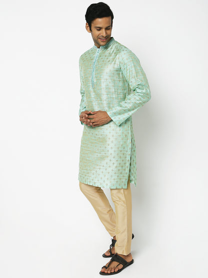 Regular Fit Embroidered Kurta