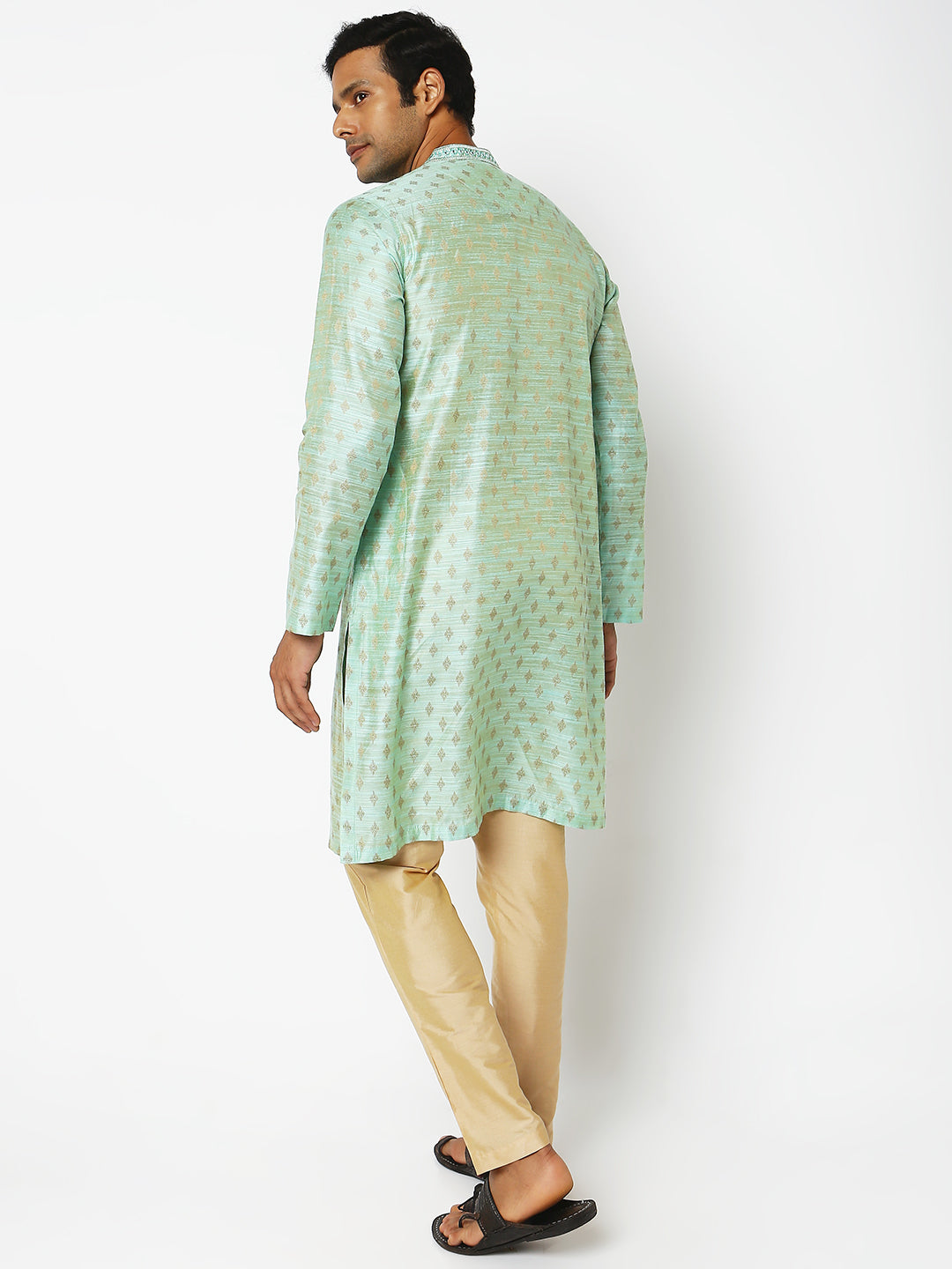 Regular Fit Embroidered Kurta