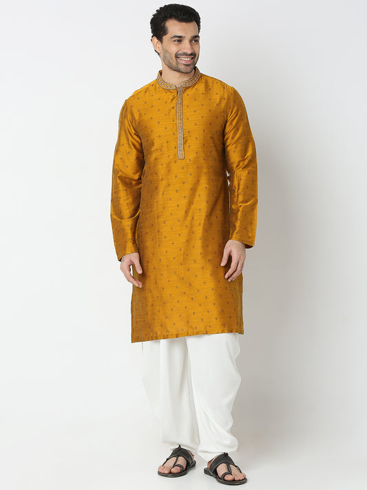 Regular Fit Embroidered Kurta