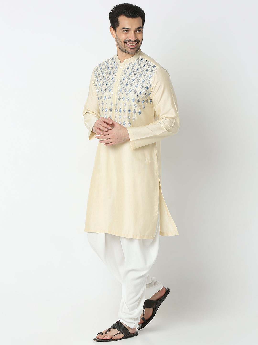 Regular Fit Embroidered Kurta