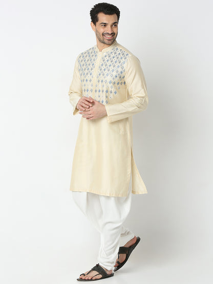 Regular Fit Embroidered Kurta