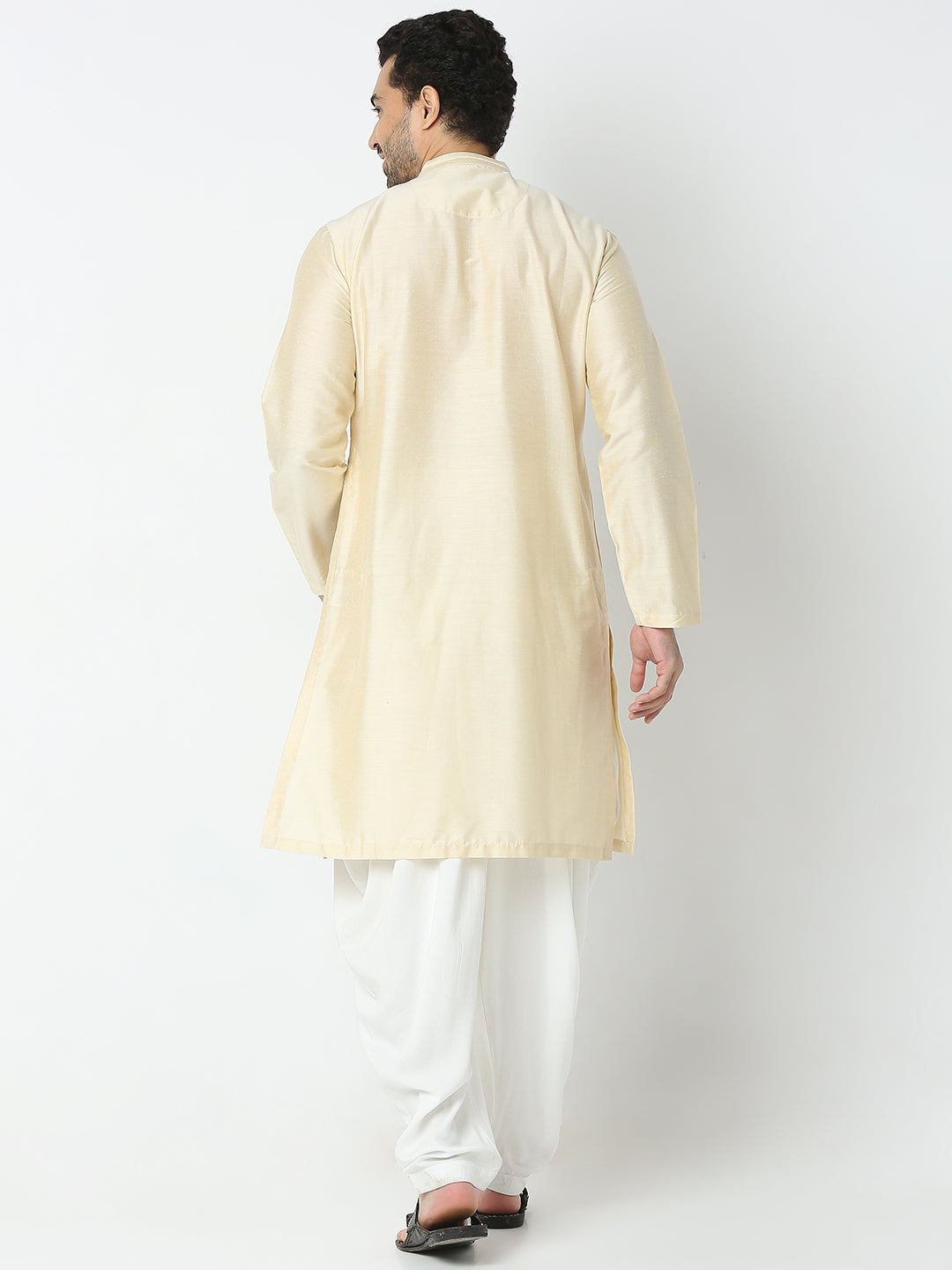 Regular Fit Embroidered Kurta