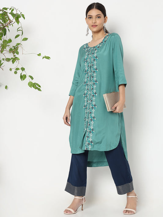 Straight Fit Solid Mid Rise Pants