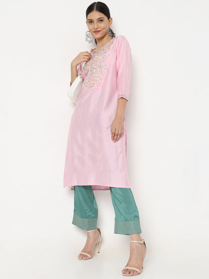 Straight Fit Solid Mid Rise Pants