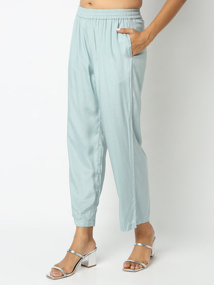 Regular Fit Solid Mid Rise Pants