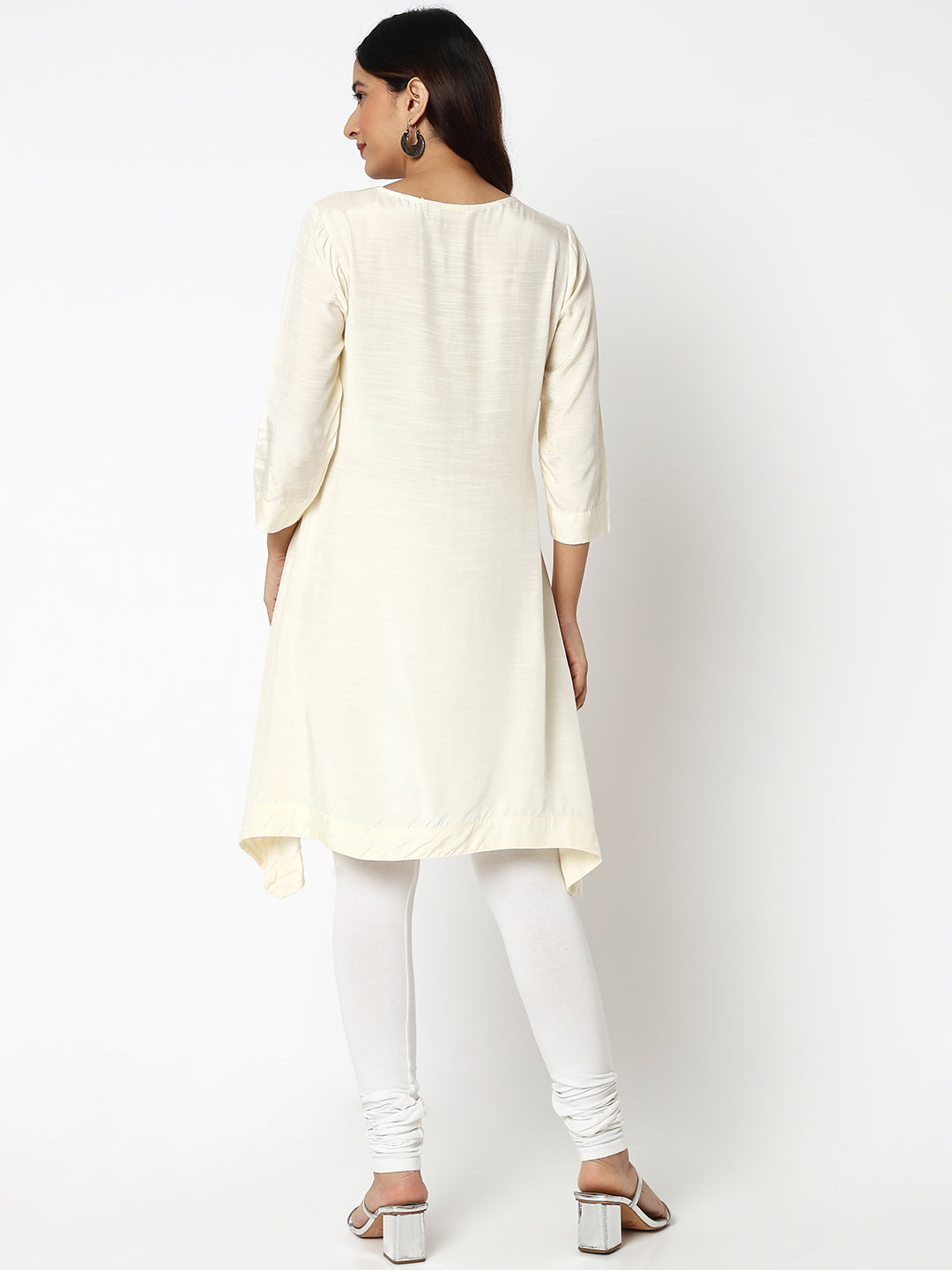 Women Wearing Straight Fit Embroidered Kurta