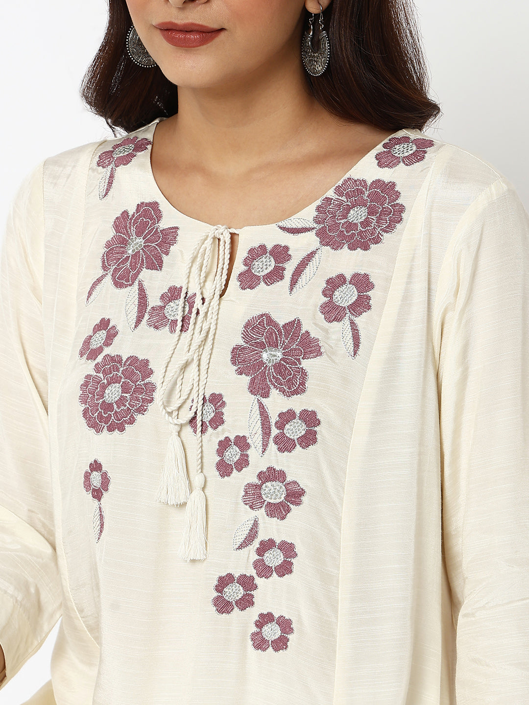 Women Wearing Straight Fit Embroidered Kurta