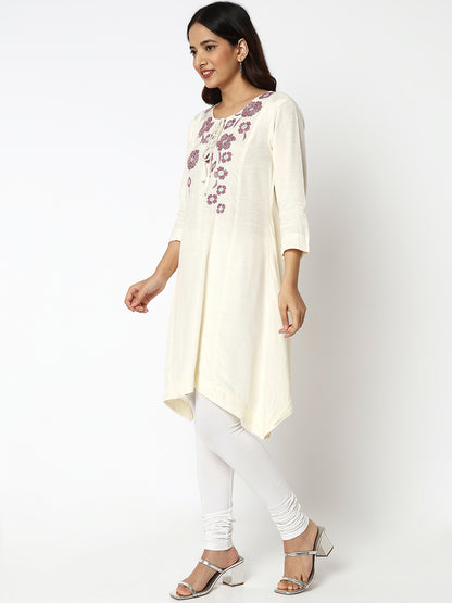 Women Wearing Straight Fit Embroidered Kurta