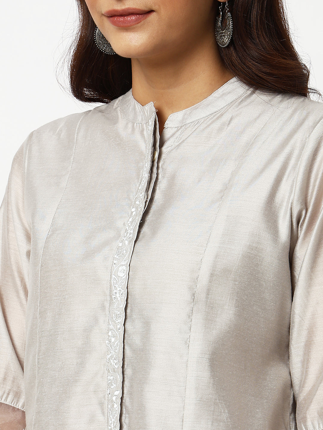 Women Wearing Straight Fit Embroidered Kurta