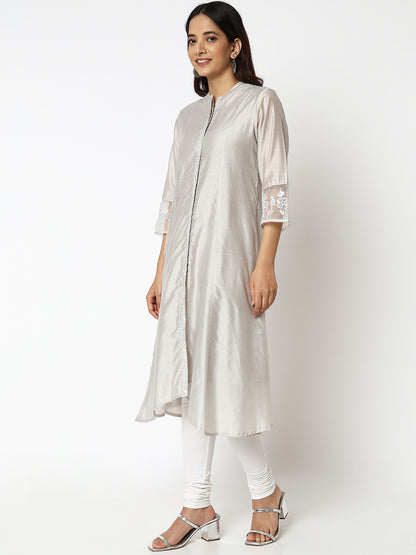 Women Wearing Straight Fit Embroidered Kurta