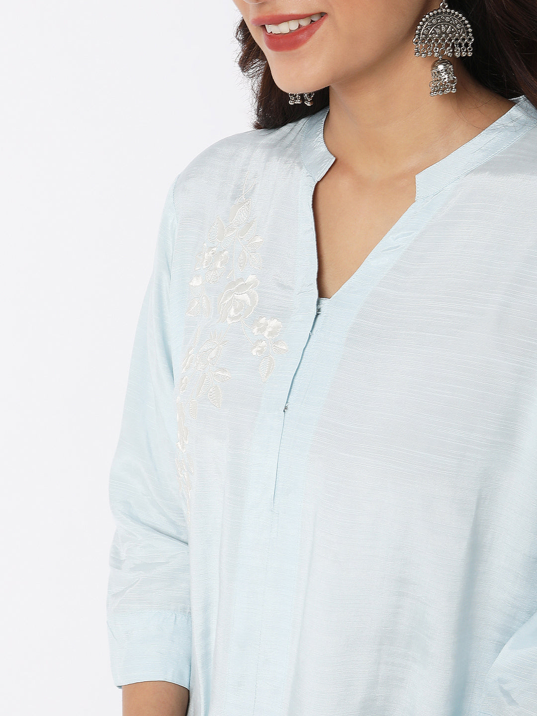 Nylangan Women Wearing Blue Viscose Embroidered Kurta
