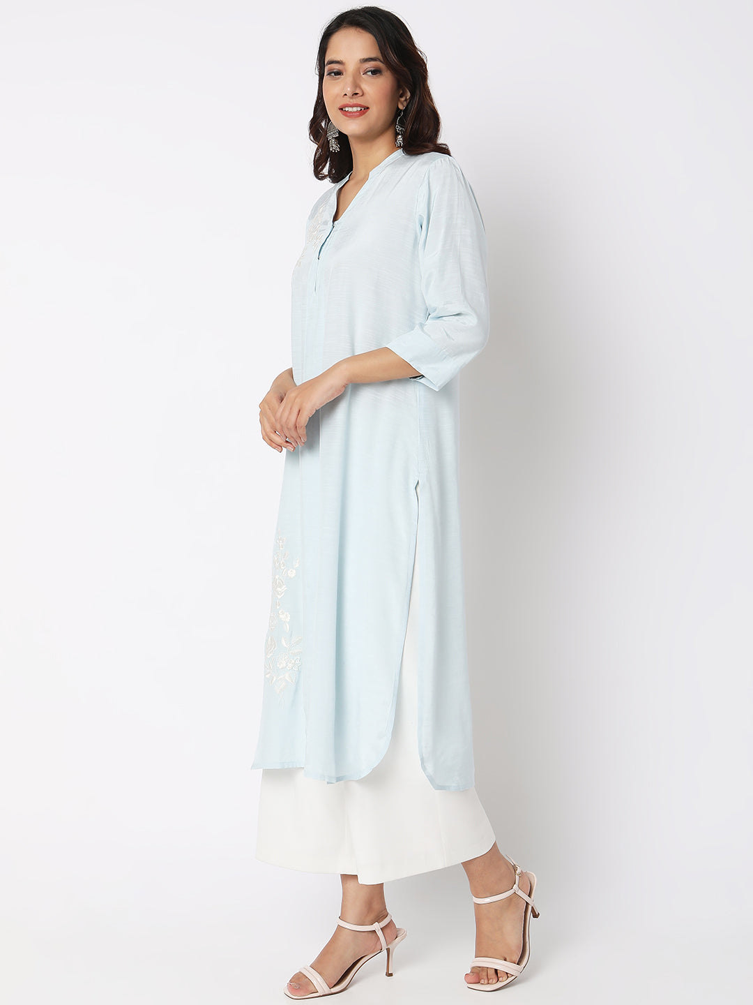 Nylangan Women Wearing Blue Viscose Embroidered Kurta