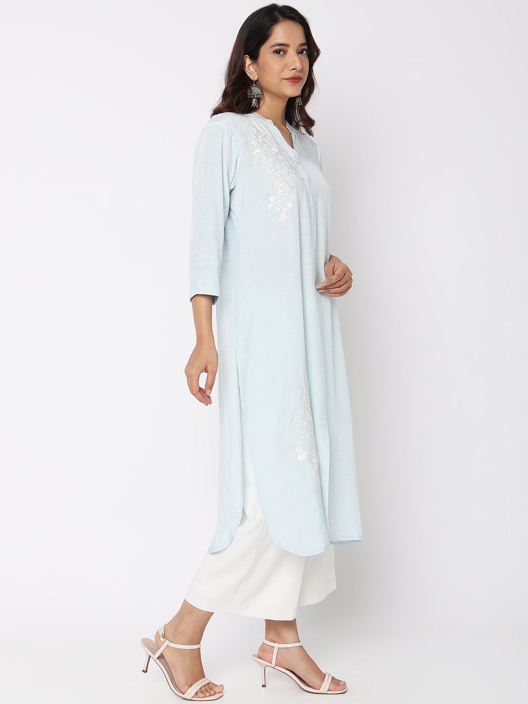 Nylangan Women Wearing Blue Viscose Embroidered Kurta