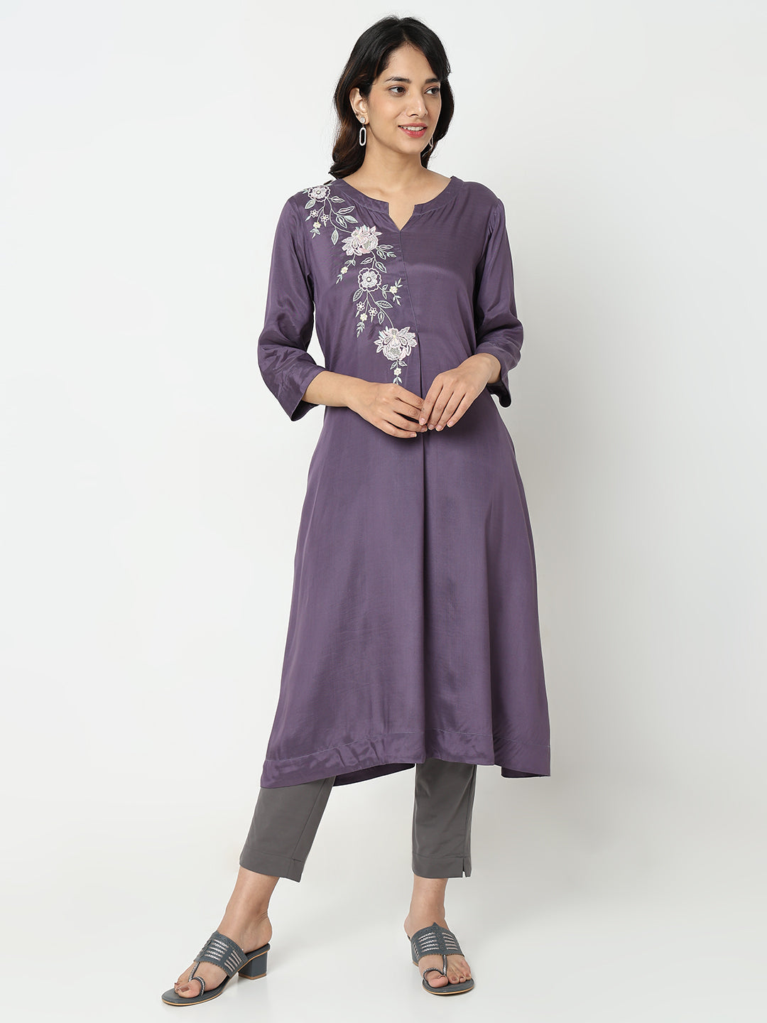 Nylangan Straight Fit Embroidered Kurta