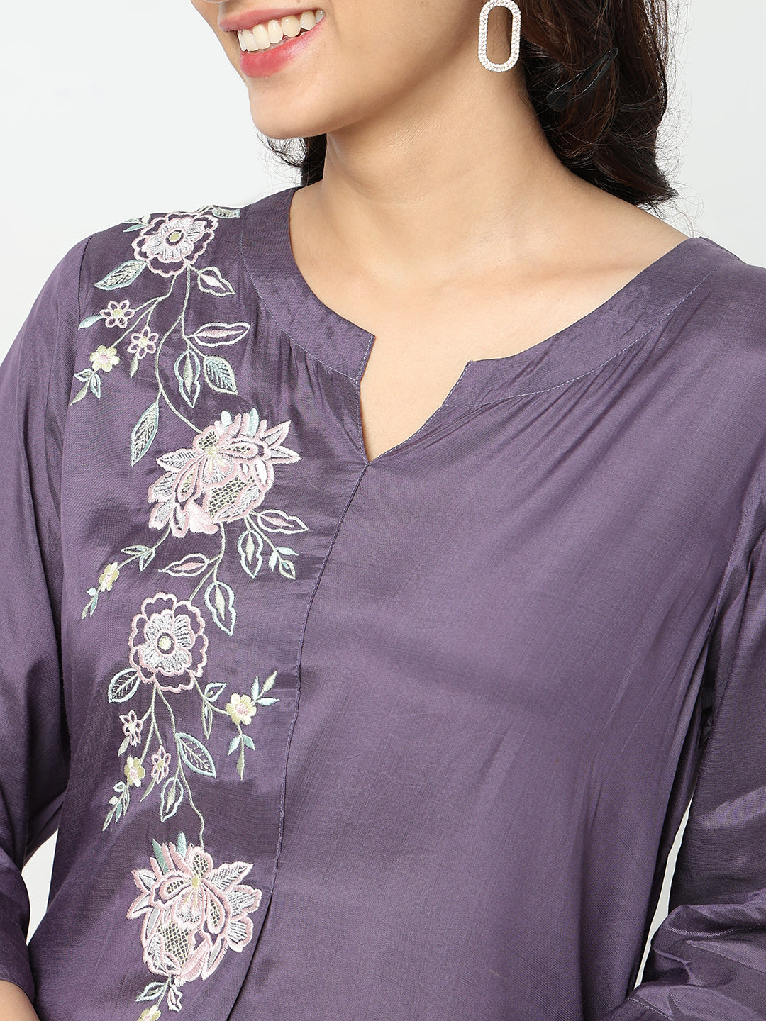 Nylangan Straight Fit Embroidered Kurta