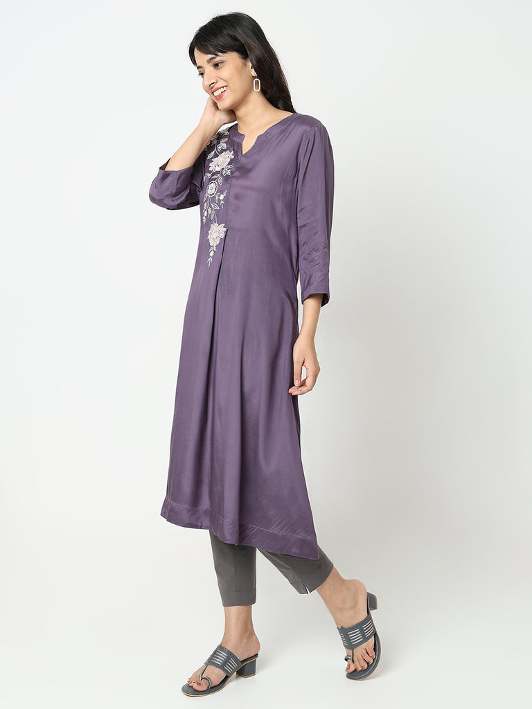 Nylangan Straight Fit Embroidered Kurta