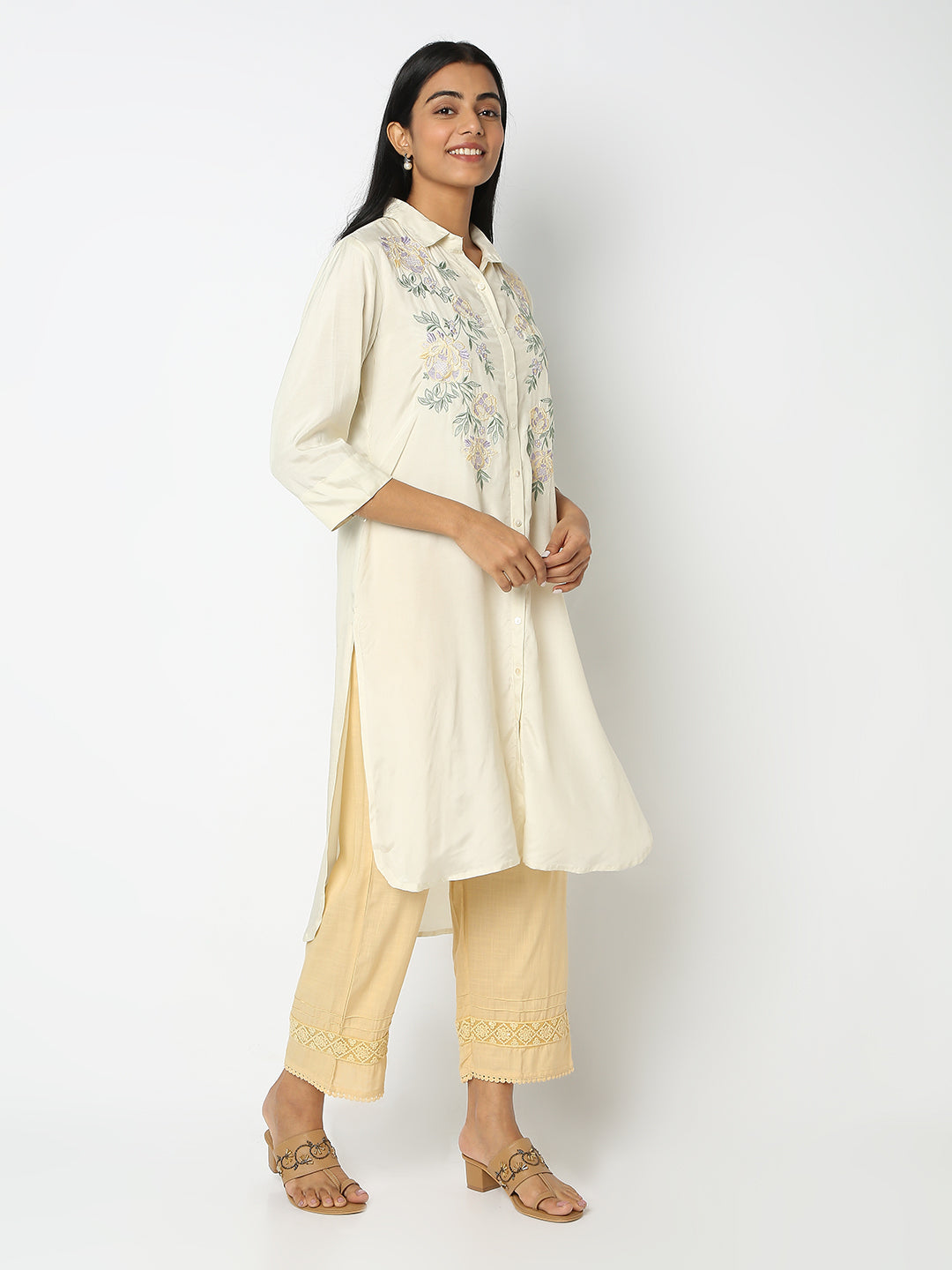 Regular Fit Embroidered Kurta