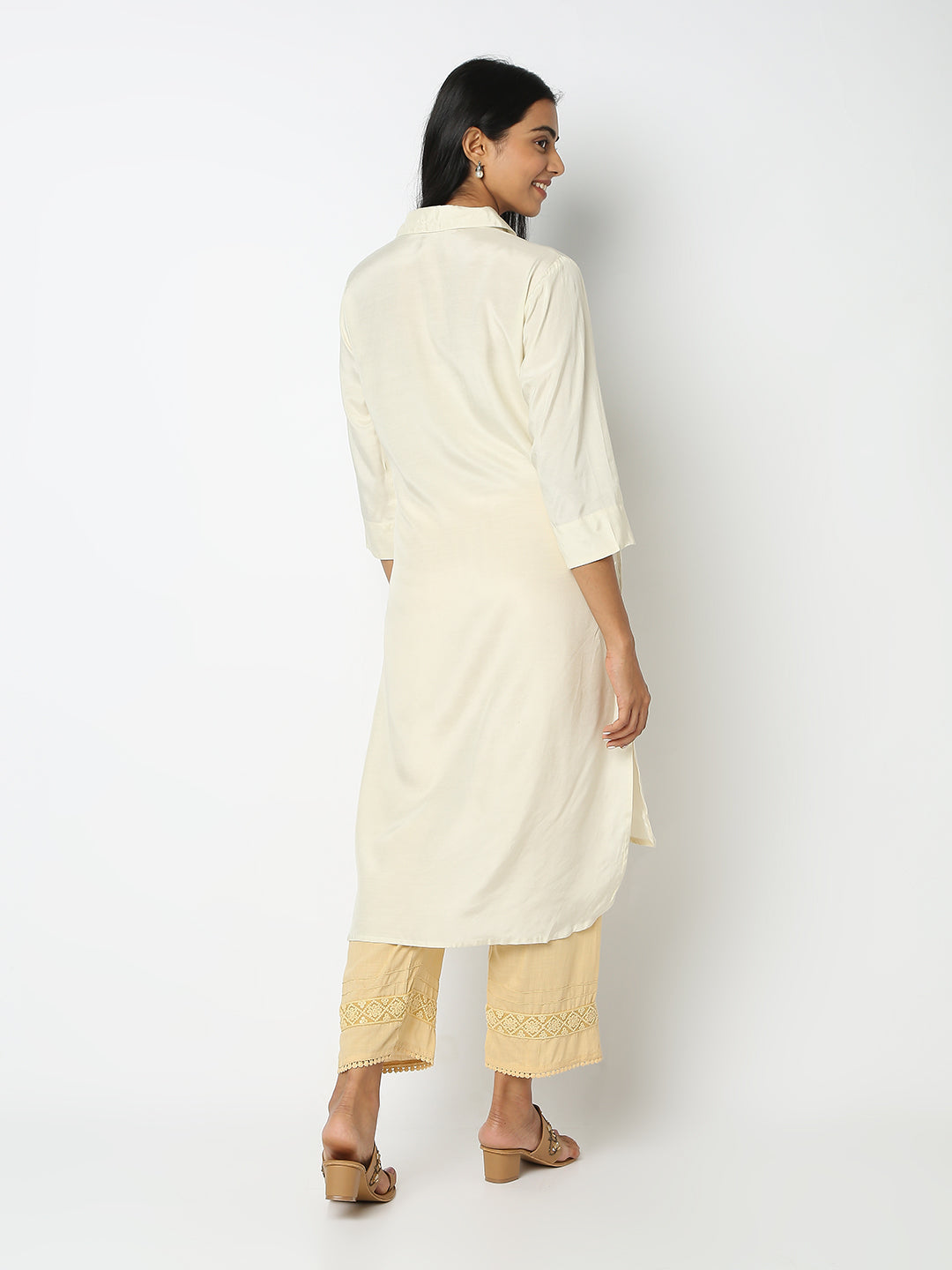 Regular Fit Embroidered Kurta