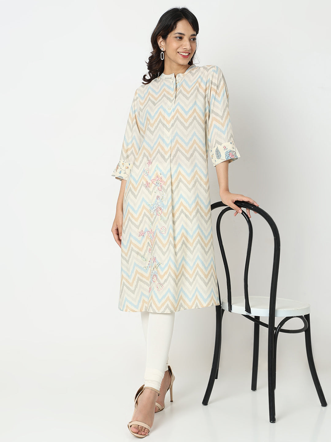 Nylangan Straight Fit Embroidered Kurta