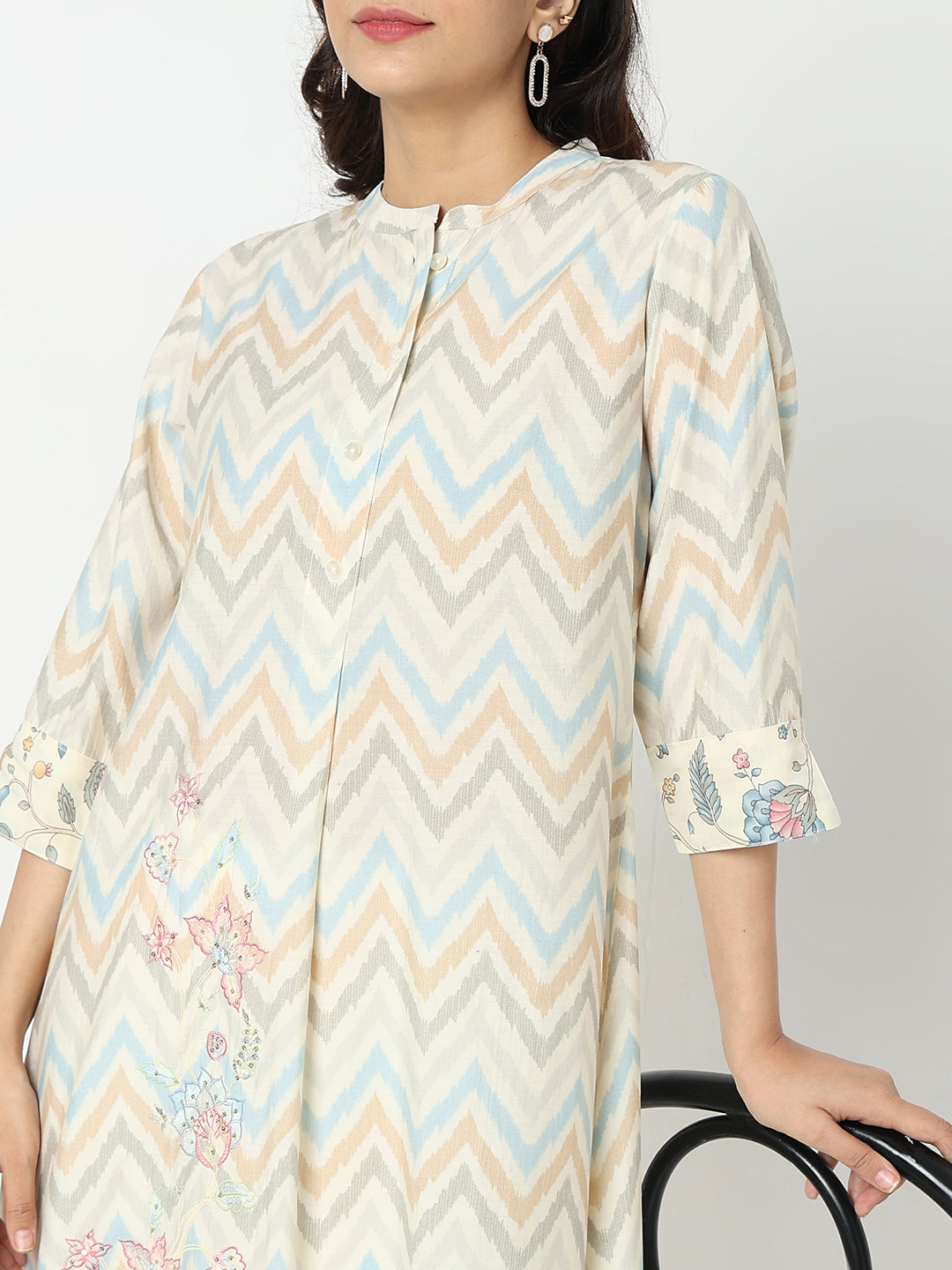 Nylangan Straight Fit Embroidered Kurta
