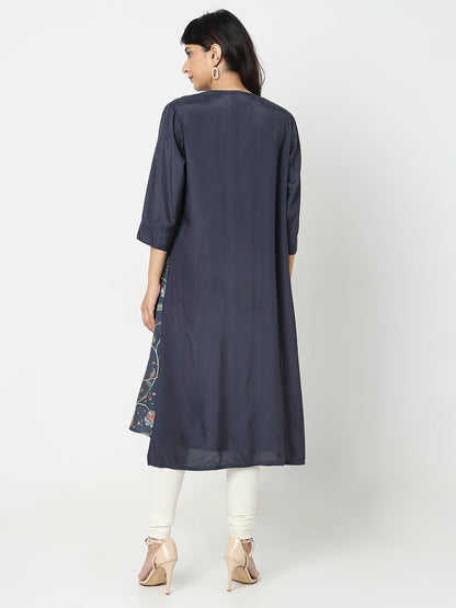 Nylangan Straight Fit Embroidered Kurta