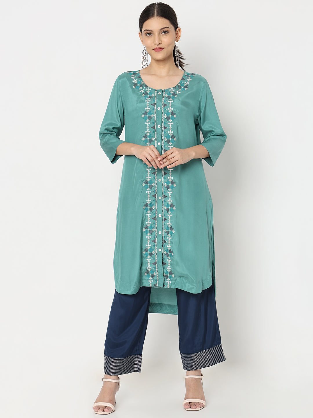 Straight Fit Embroidered Kurta