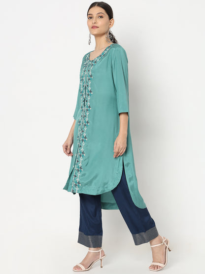 Straight Fit Embroidered Kurta