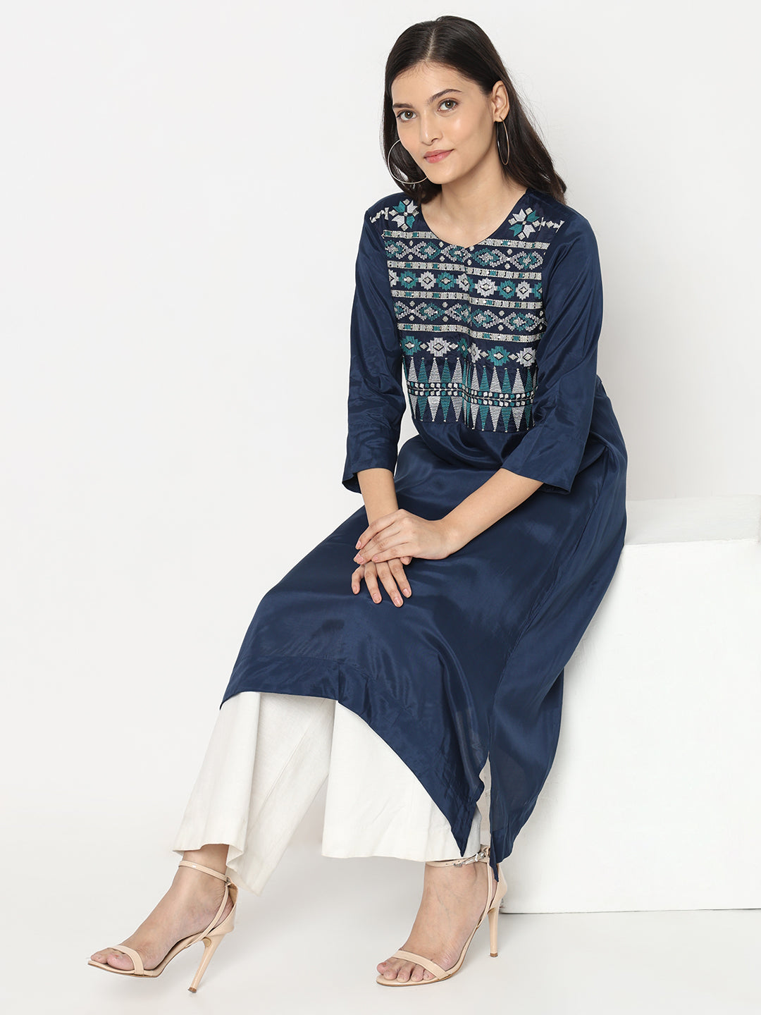 Straight Fit Embroidered Kurta