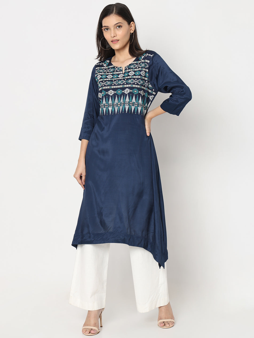 Straight Fit Embroidered Kurta