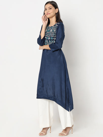 Straight Fit Embroidered Kurta