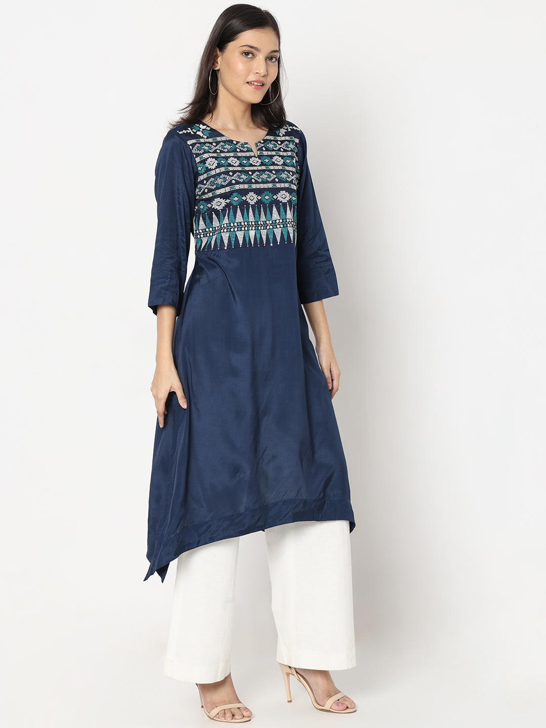 Straight Fit Embroidered Kurta