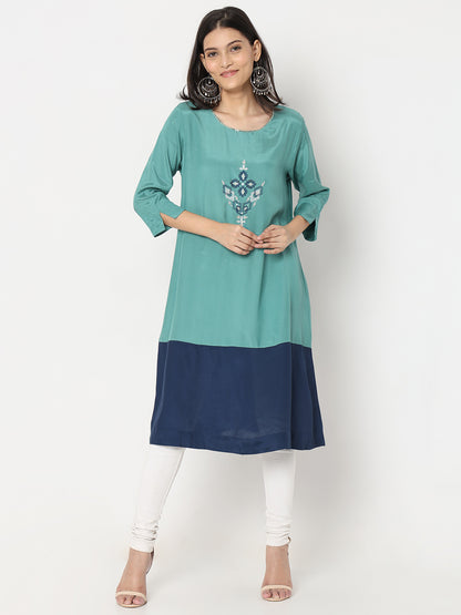 Straight Fit Embroidered Kurta