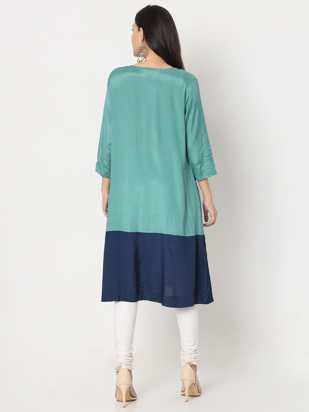Straight Fit Embroidered Kurta