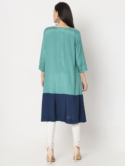 Straight Fit Embroidered Kurta