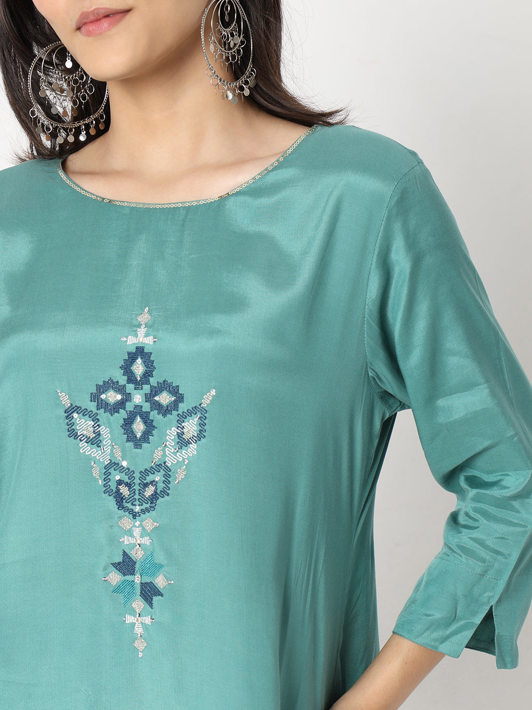 Straight Fit Embroidered Kurta