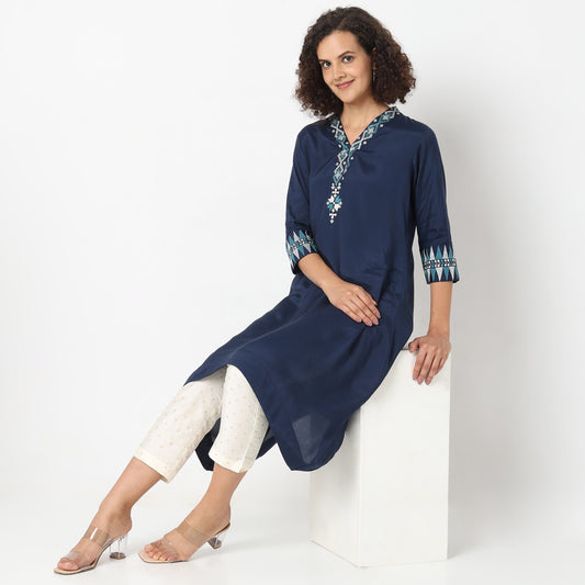 Nylangan Regular Fit Embroidered Kurta
