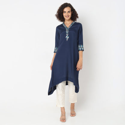 Nylangan Regular Fit Embroidered Kurta