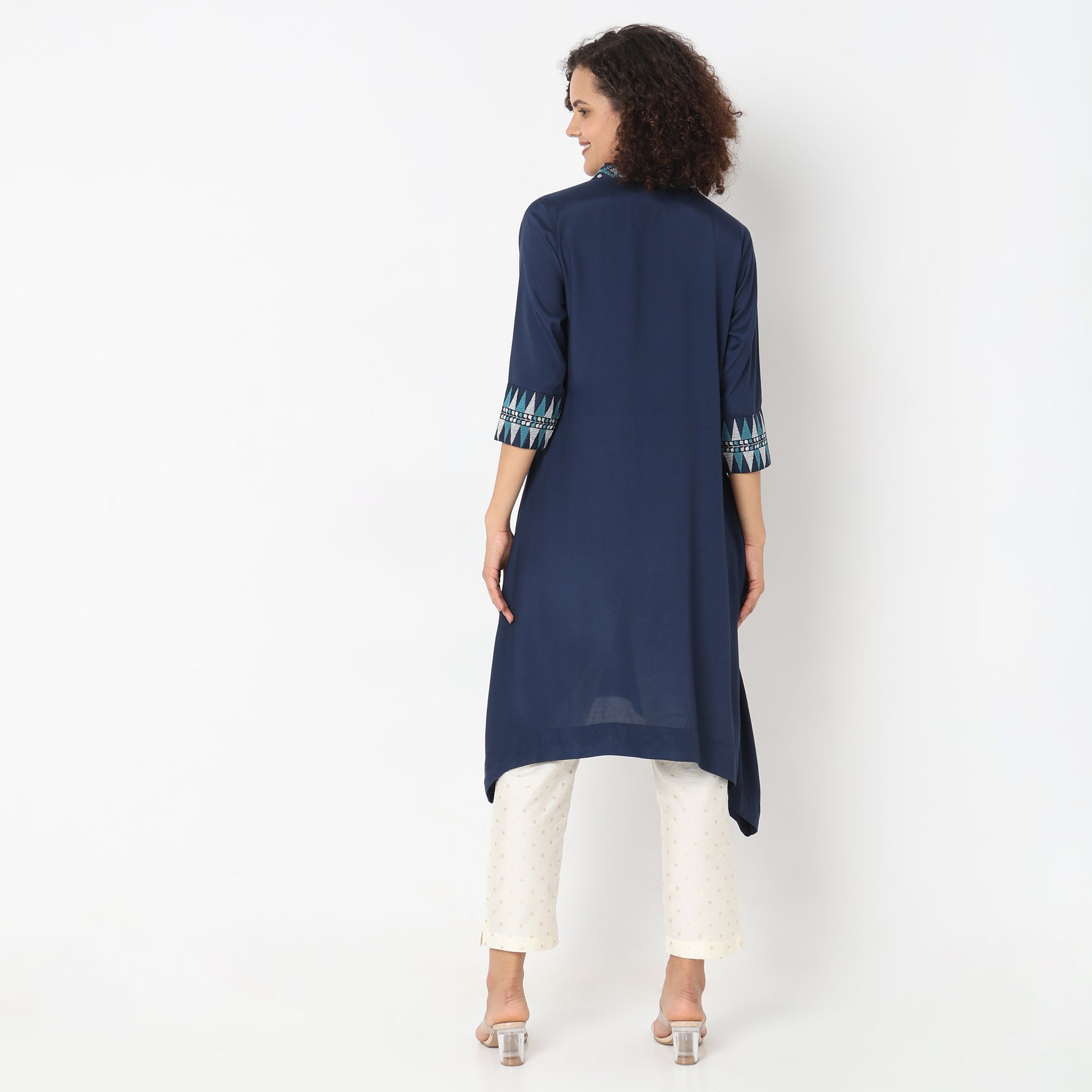 Nylangan Regular Fit Embroidered Kurta
