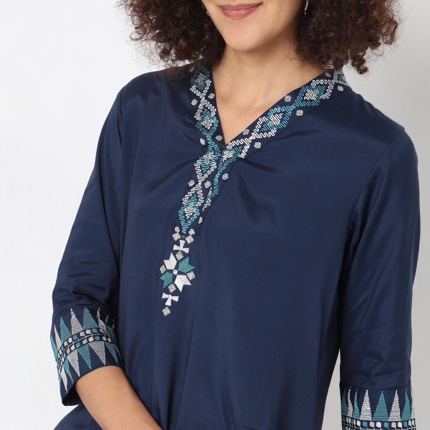 Nylangan Regular Fit Embroidered Kurta