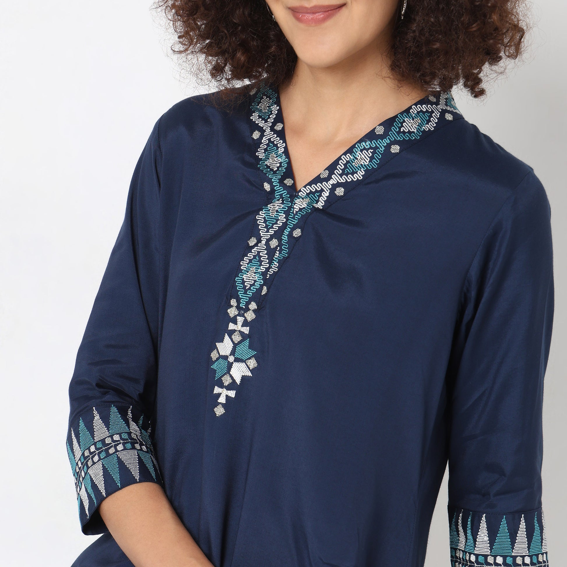 Nylangan Regular Fit Embroidered Kurta